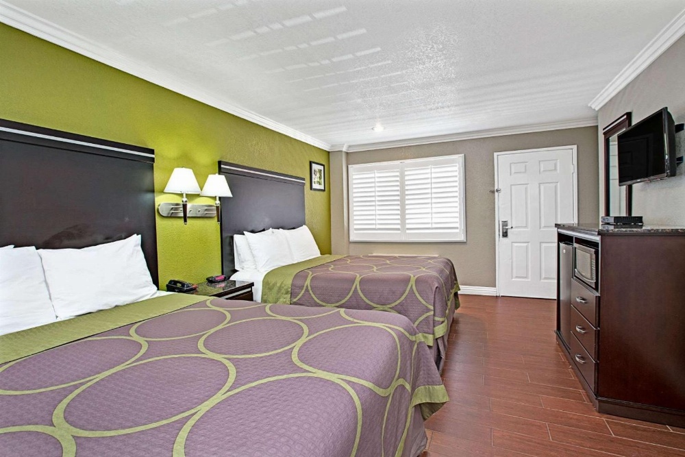 Super 8 By Wyndham Inglewood/LAX
